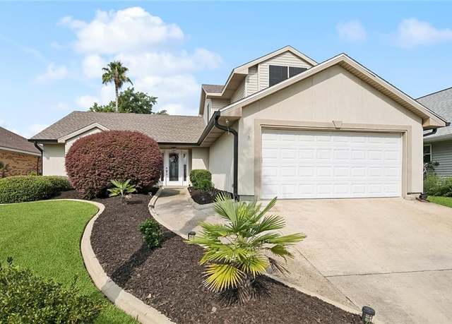 Property at 110 Southern Star Pl, Slidell, LA 70458, 3 beds, 2.5 baths