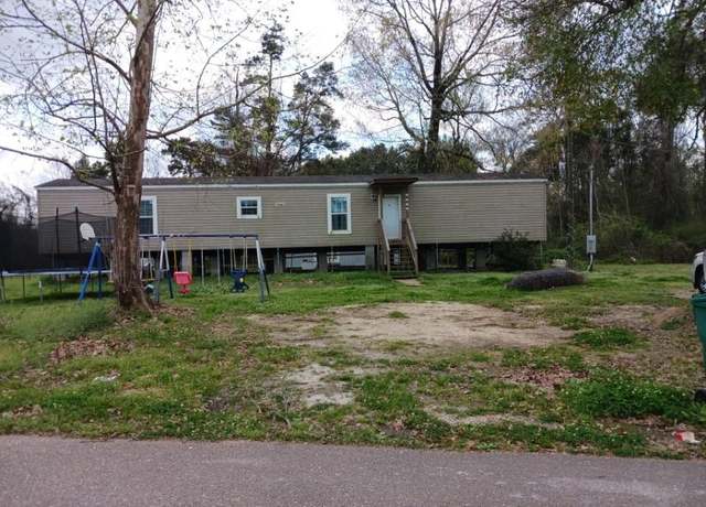 Property at 7870 Ashton Ave Ln, Denham Springs, LA 70706, 3 beds, 2 baths