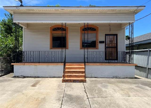 Property at 320 De Armas St, New Orleans, LA 70114, 3 beds, 2 baths