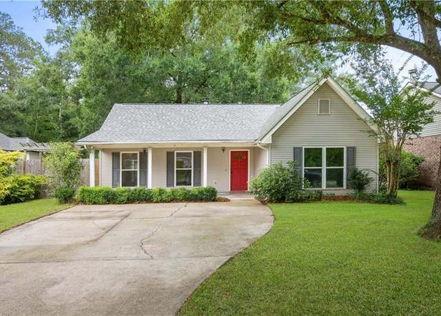 Property at 5 Maison Dr, Covington, LA 70433, 3 beds, 2 baths