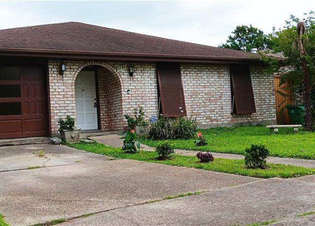 Property at 4721 Avron Blvd, Metairie, LA 70006, 3 beds, 2 baths