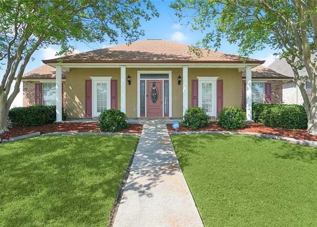Property at 427 Moonraker Dr, Slidell, LA 70458, 3 beds, 2 baths