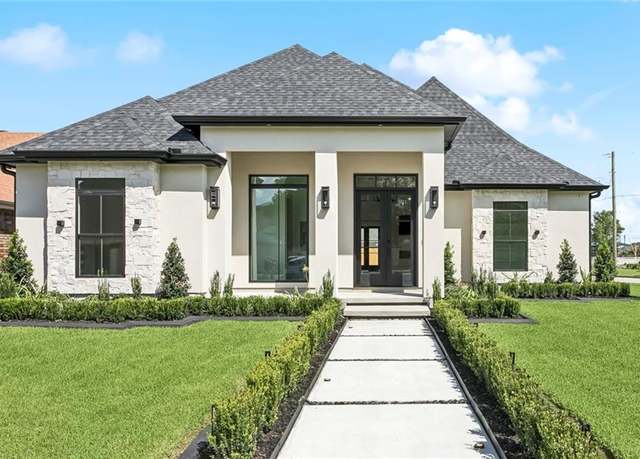 Property at 3201 Karen Dr, Chalmette, LA 70043, 3 beds, 2.5 baths