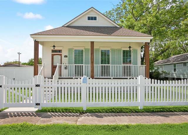 Property at 441 Hancock St, Gretna, LA 70053, 3 beds, 2 baths