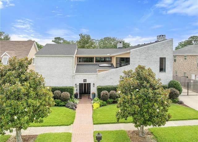 Property at 73 Doescher Dr, Harahan, LA 70123, 5 beds, 4.5 baths