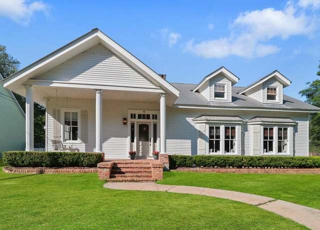 Property at 522 W 17th Ave, Covington, LA 70433, 4 beds, 3.5 baths