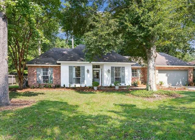 Property at 1034 Foy St, Mandeville, LA 70448, 3 beds, 2 baths