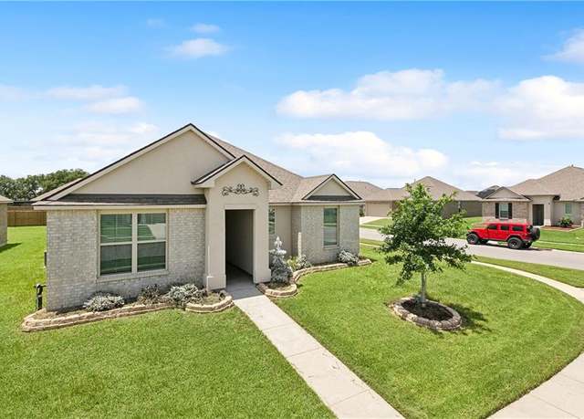 Property at 4429 Marais River Dr, Slidell, LA 70461, 3 beds, 2 baths