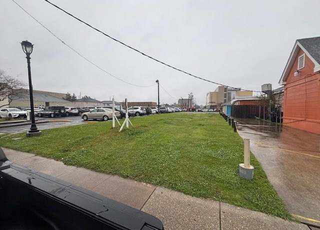 Property at 828 2nd St, Gretna, LA 70053