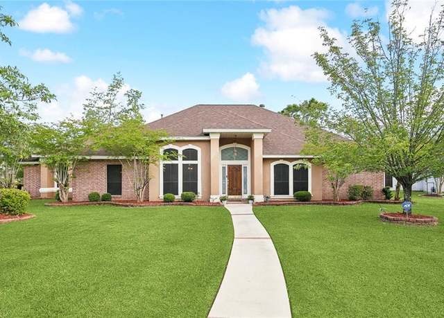 Property at 102 Byron Ct, Slidell, LA 70461, 4 beds, 3 baths