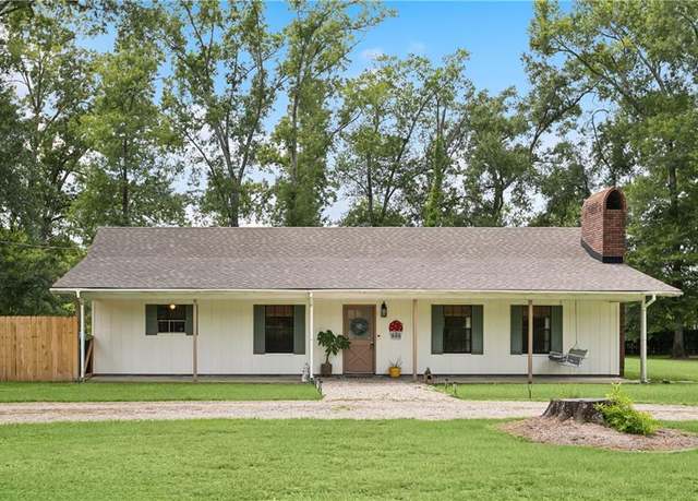 Property at 40309 Adams Rd, Hammond, LA 70401, 3 beds, 2 baths