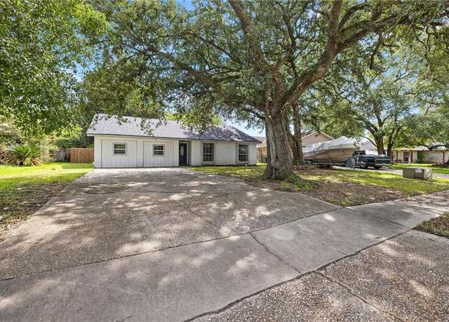 Property at 280 Timbers Dr, Slidell, LA 70458, 3 beds, 2 baths