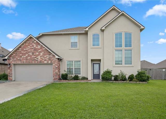 Property at 504 Lakeshore Village Ln, Slidell, LA 70461, 5 beds, 3 baths