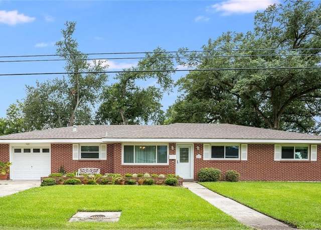 Property at 813 Clayton Dr, Norco, LA 70079, 3 beds, 2 baths