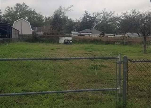 Property at 560 Oak Dr, Harahan, LA 70123