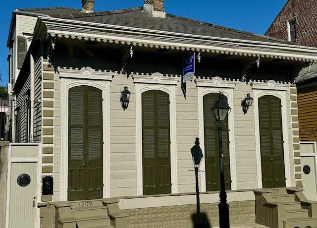 Property at 1209 Bourbon St, New Orleans, LA 70116, 3 beds, 3.5 baths