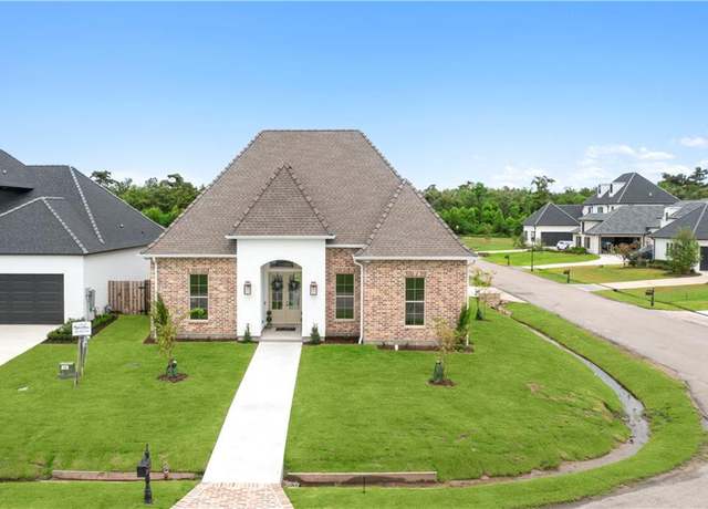 Property at 100 Wood Duck Dr, Belle Chasse, LA 70037, 4 beds, 3 baths