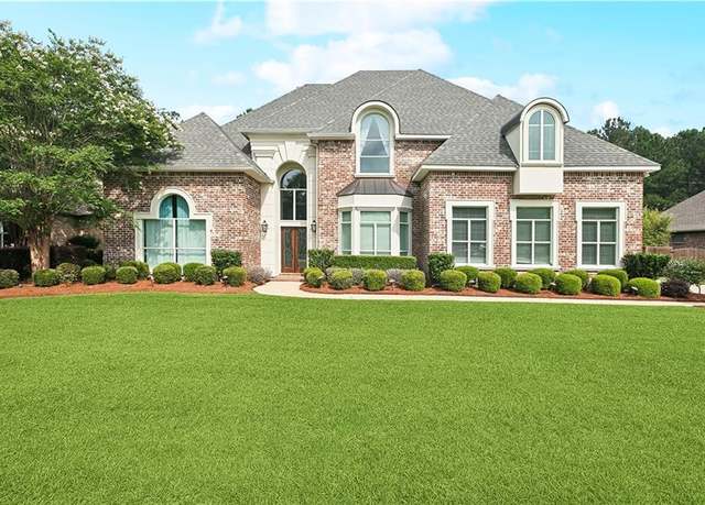 Property at 1080 Whitetail Dr, Mandeville, LA 70448, 4 beds, 3.5 baths