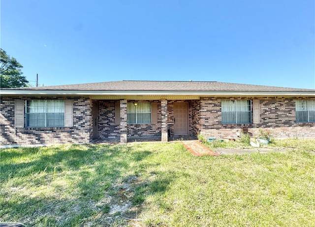 Property at 30890 Highway 1064 Hwy, Tickfaw, LA 70466, 3 beds, 2 baths