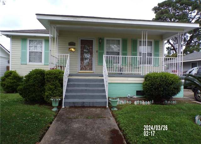Property at 3621 W Loyola Dr, Kenner, LA 70065, 3 beds, 2 baths