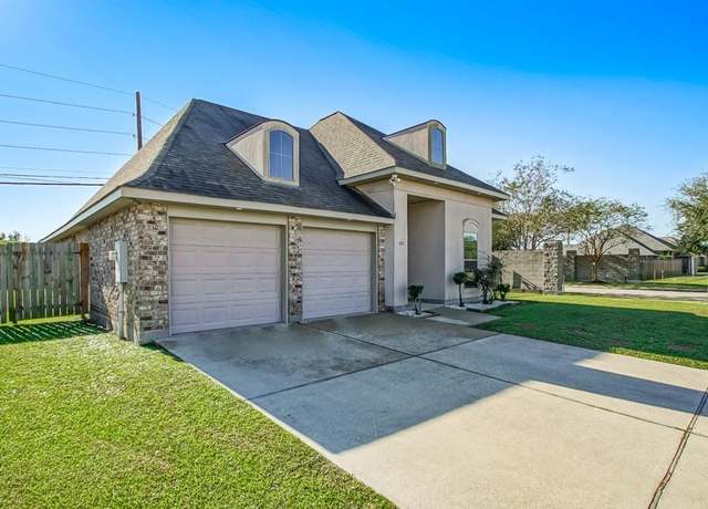 Property at 307 S Pin Oak Dr, St Rose, LA 70087, 3 beds, 2 baths