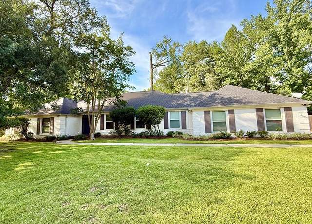 Property at 44 Stonebridge Ct, Mandeville, LA 70448, 4 beds, 2.5 baths