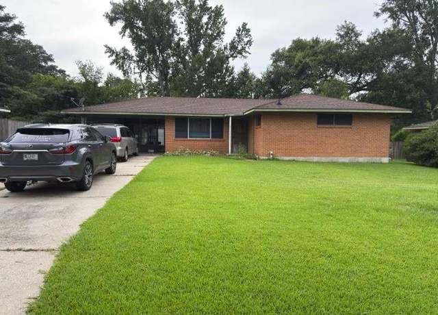 Property at 545 Highland Park Dr, Baton Rouge, LA 70808, 4 beds, 2 baths