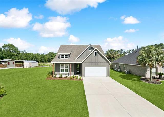 Property at 20240 Fairway Dr, Springfield, LA 70462, 3 beds, 2 baths