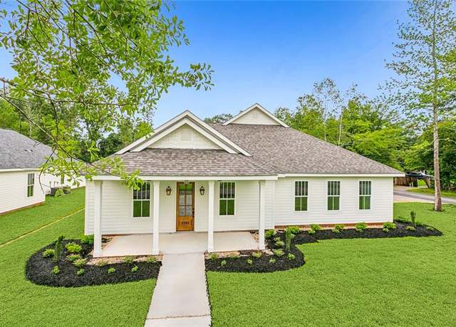 Property at 2246 Caroline St, Mandeville, LA 70448, 5 beds, 4 baths