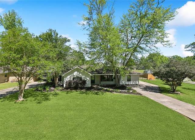 Property at 203 E Sixth St, Independence, LA 70443, 3 beds, 2 baths