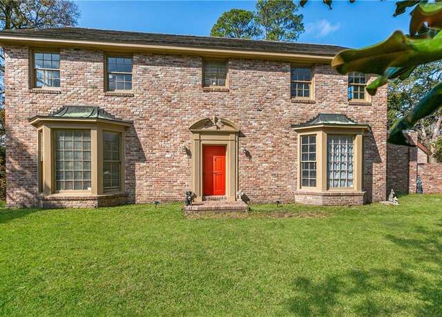 Property at 725 N Columbia St, Bogalusa, LA 70427, 4 beds, 2.5 baths
