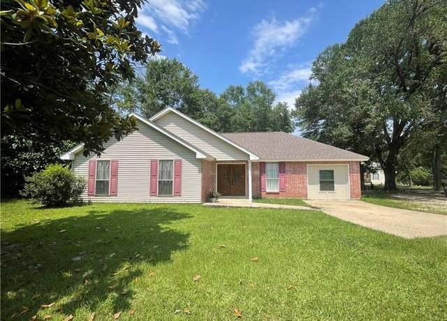 Property at 17781 Highway 40 Hwy, Covington, LA 70435, 4 beds, 2 baths