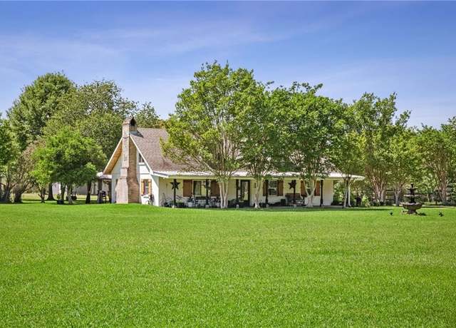 Property at 74307 Jack Lloyd Rd, Abita Springs, LA 70420, 2 beds, 2 baths