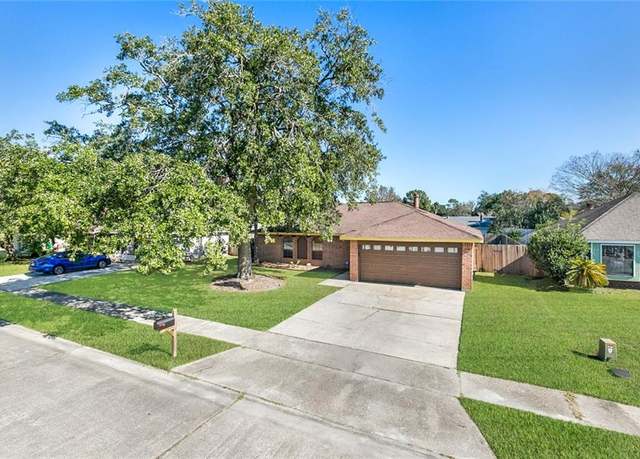 Property at 806 N Pearl Dr, Slidell, LA 70461, 3 beds, 2 baths