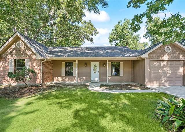 Property at 215 W Hickory St, Mandeville, LA 70471, 3 beds, 2 baths