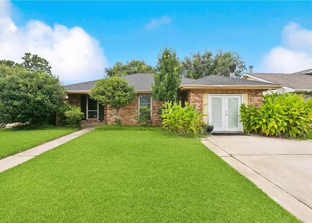 Property at 2420 Williamsburg Dr, La Place, LA 70068, 4 beds, 2 baths
