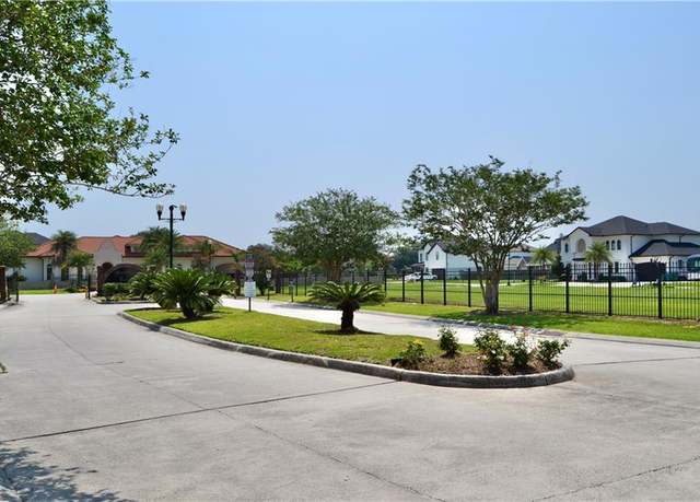 Property at 1533 Rosewood Dr, Harvey, LA 70058