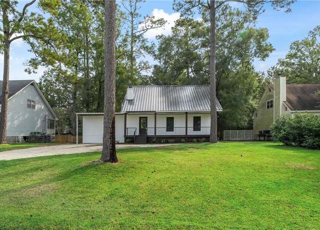 Property at 821 Willow Oak Ln, Mandeville, LA 70471, 6 beds, 5 baths