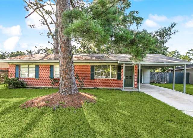 Property at 106 Walnut St, Mandeville, LA 70471, 3 beds, 1.5 baths