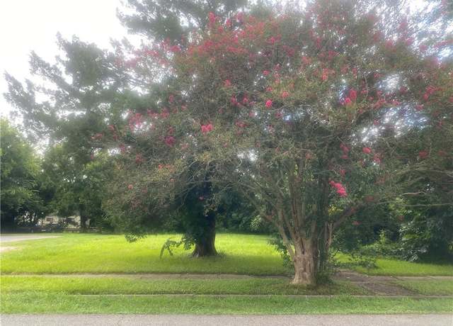 Property at 1422 Jefferson St, Gretna, LA 70053