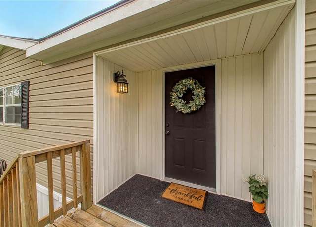 Property at 38712 Hebert Ln, Ponchatoula, LA 70454, 3 beds, 2 baths