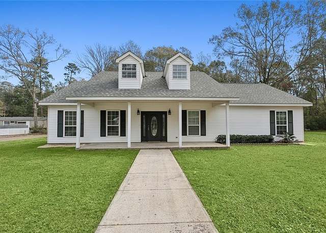 Property at 72140 E 1st St, Covington, LA 70433, 4 beds, 2.5 baths