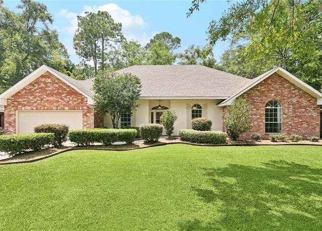 Property at 120 Blue Heron Dr, Mandeville, LA 70471, 4 beds, 3.5 baths