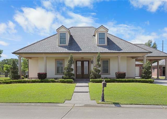 Property at 89 Dogwood Dr, Kenner, LA 70065, 5 beds, 4.5 baths