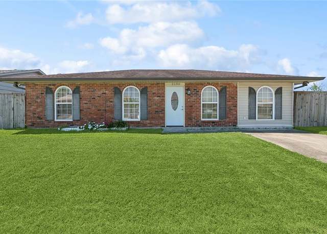 Property at 2100 Rue Racine Dr, Marrero, LA 70072, 3 beds, 2 baths
