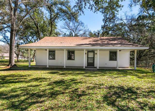 Property at 62 Oak Park Dr, Madisonville, LA 70447, 3 beds, 2 baths