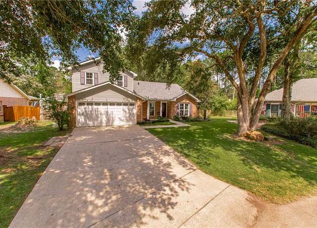 Property at 102 Gilmore Cir, Covington, LA 70433, 4 beds, 2.5 baths