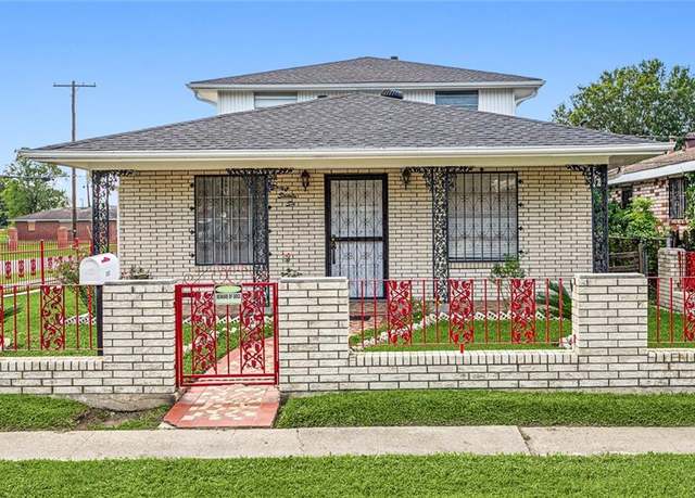 Property at 1676 Plaza Dr, Marrero, LA 70072, 3 beds, 3 baths