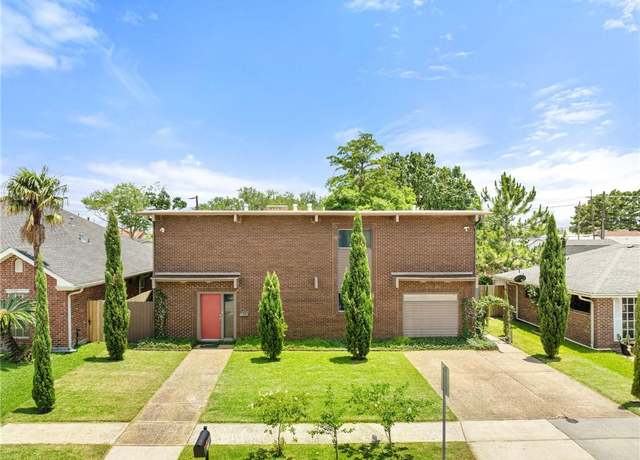 Property at 2017 Charles Dr, Chalmette, LA 70043, 4 beds, 2.5 baths
