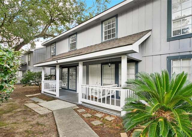 Property at 429 Cedarwood Dr #429, Mandeville, LA 70471, 3 beds, 2.5 baths